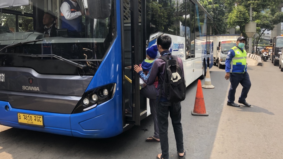 Usai Kebakaran Halte Tendean, TransJakarta Sediakan Tempat Menaikan dan Turunkan Penumpang Sementara